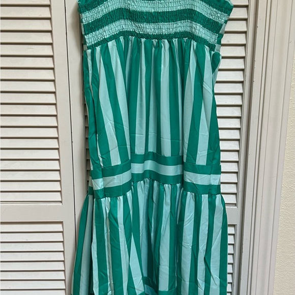 NWOT TRURENDI Maxi Dress - Picture 6 of 8